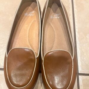 Dansko Tan Leather Loafers with White Trim Woman’s